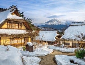 Paket tourkejepang fuji snow resort , iyashino sato musim dingin